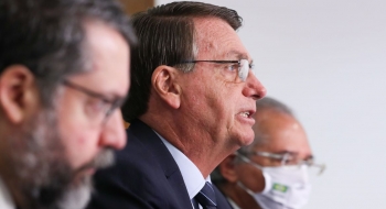 Governo é favorável à importação privada de vacinas, diz Bolsonaro